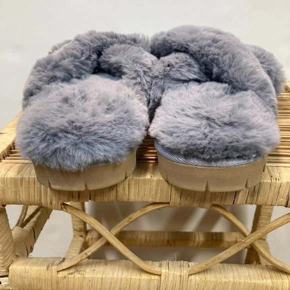 Secret Treasures Slippers, Size M (7-8), Gray Faux Fur, Slip-on Slides Hard Sole - Picture 5 of 7